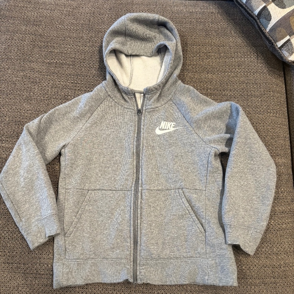 Grey Nike zip up hoodie jacket boys medium